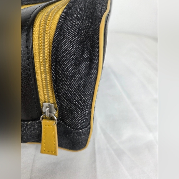 Bulgari Parfumes In Black With Yellow Trim Toiletry Bag - Picture 5 of 11